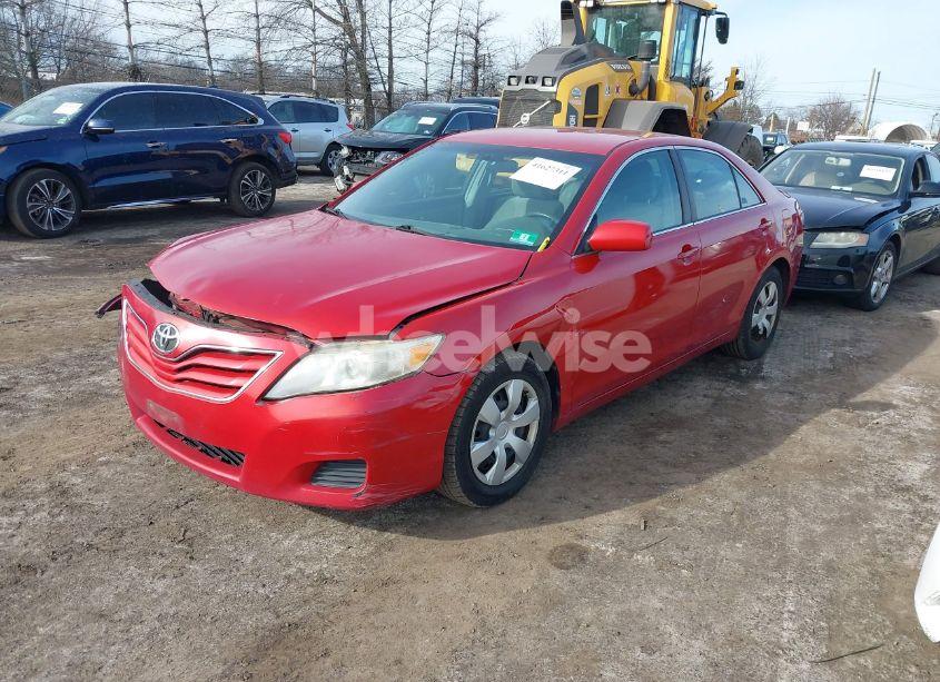 Photo 2 of 2010 Toyota Camry LE (VIN 4T1BF3EK0AU060742)