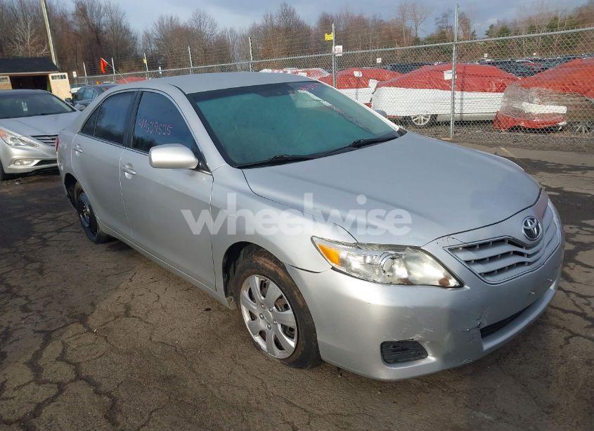 2010 Toyota Camry LE (VIN 4T1BF3EK0AU066640) main photo