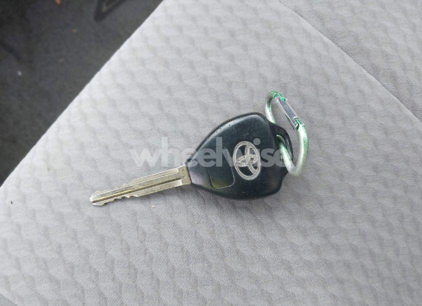 Photo 11 of 2010 Toyota Camry LE (VIN 4T1BF3EK0AU066640)