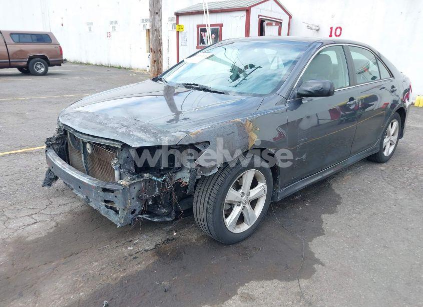 Photo 2 of 2010 Toyota Camry SE (VIN 4T1BF3EK0AU070767)