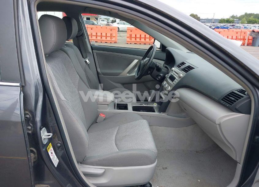 Photo 5 of 2010 Toyota Camry SE (VIN 4T1BF3EK0AU070767)