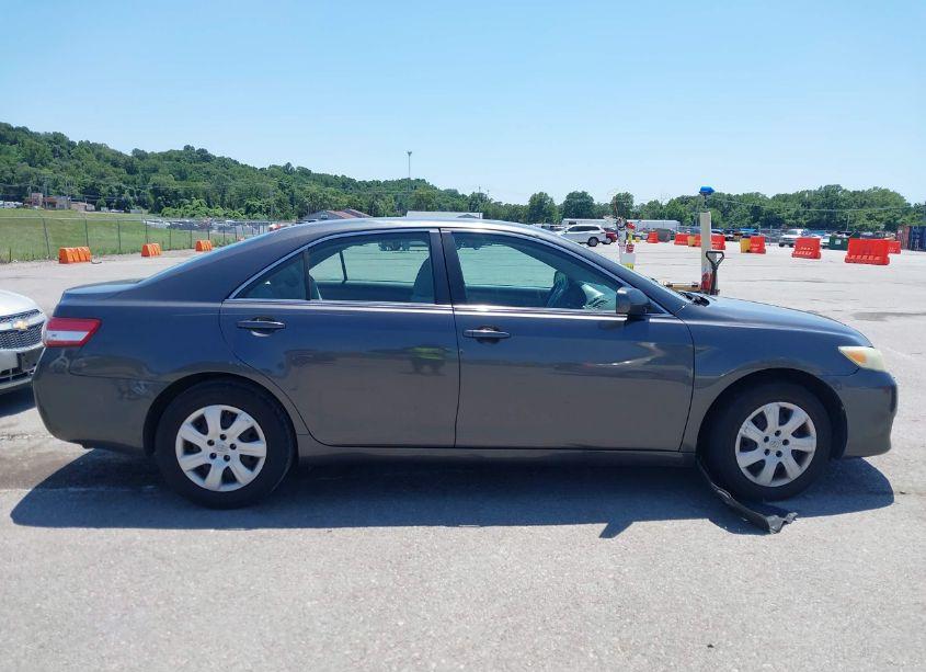 Photo 13 of 2010 Toyota Camry LE (VIN 4T1BF3EK0AU096799)