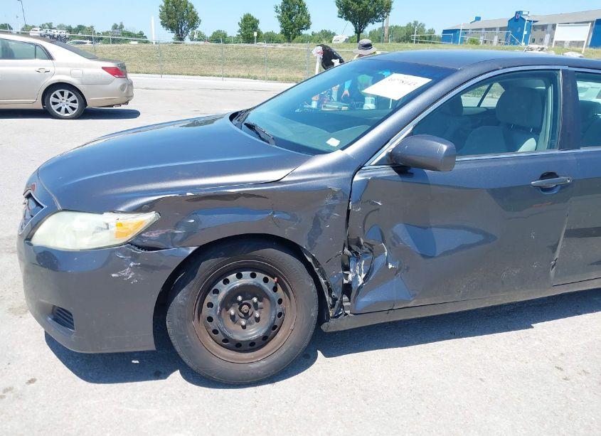 Photo 6 of 2010 Toyota Camry LE (VIN 4T1BF3EK0AU096799)