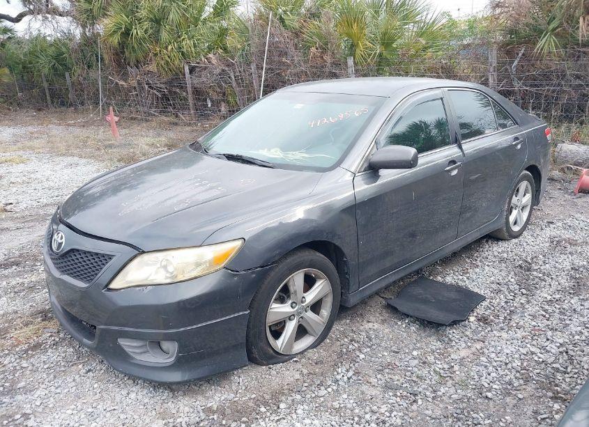 Photo 2 of 2010 Toyota Camry SE (VIN 4T1BF3EK0AU501687)