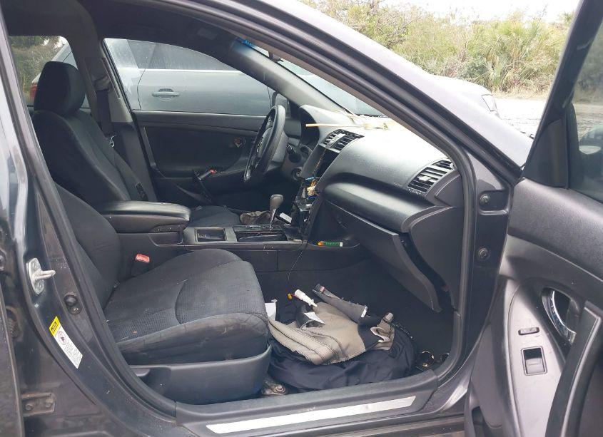 Photo 5 of 2010 Toyota Camry SE (VIN 4T1BF3EK0AU501687)