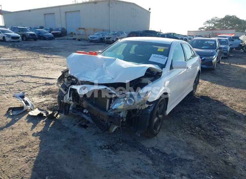 Photo 2 of 2010 Toyota Camry SE (VIN 4T1BF3EK0AU513645)