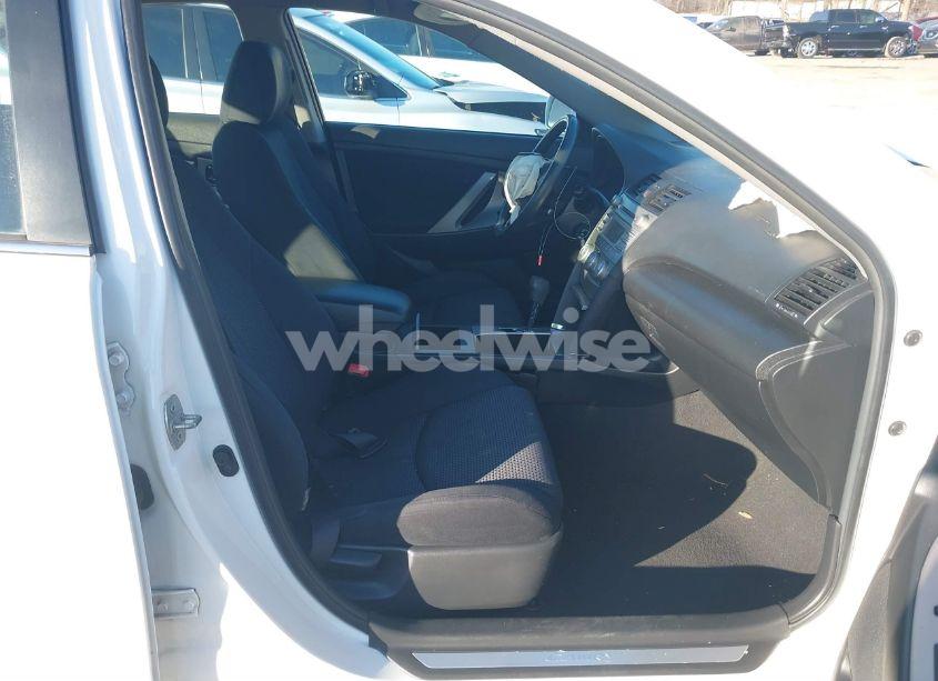 Photo 5 of 2010 Toyota Camry SE (VIN 4T1BF3EK0AU513645)