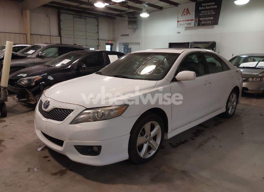 Photo 2 of 2010 Toyota Camry SE (VIN 4T1BF3EK0AU519591)