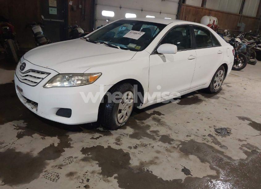 Photo 2 of 2010 Toyota Camry LE (VIN 4T1BF3EK0AU523754)