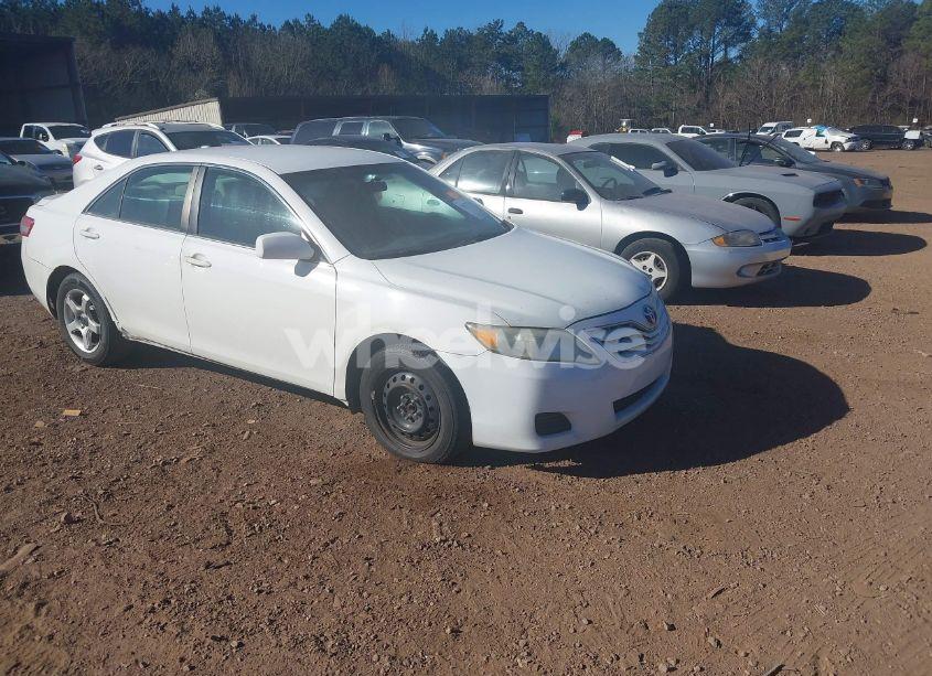 2010 Toyota Camry LE (VIN 4T1BF3EK0AU527996) main photo