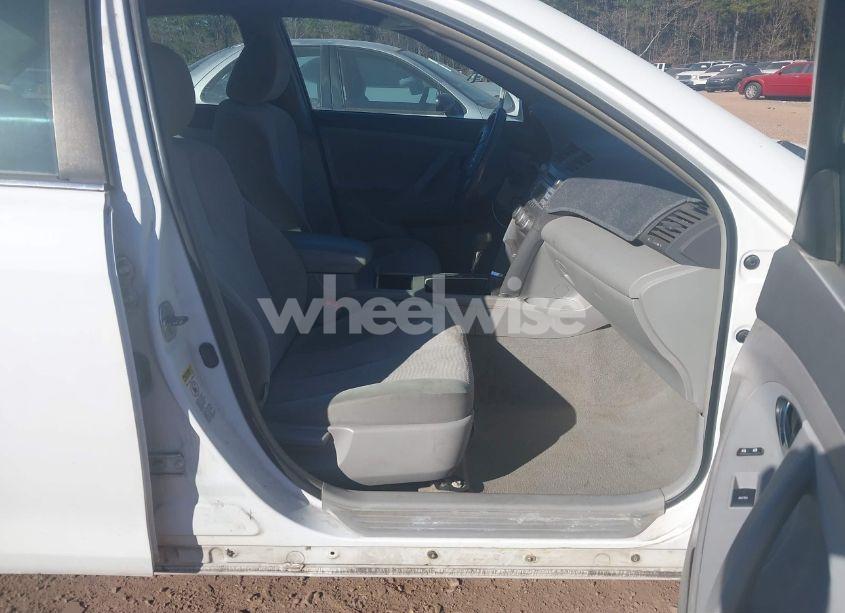 Photo 5 of 2010 Toyota Camry LE (VIN 4T1BF3EK0AU527996)