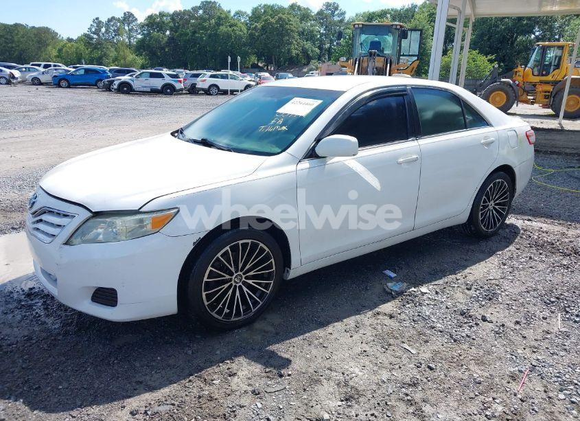Photo 2 of 2010 Toyota Camry LE (VIN 4T1BF3EK0AU559749)