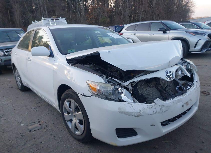 2010 Toyota Camry LE (VIN 4T1BF3EK0AU569133) main photo