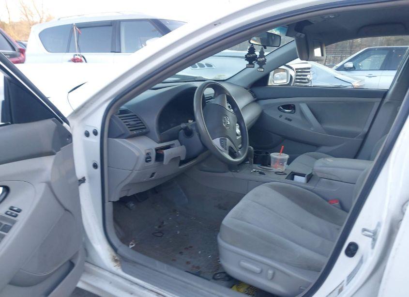 Photo 5 of 2010 Toyota Camry LE (VIN 4T1BF3EK0AU569133)