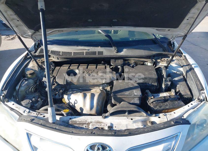 Photo 10 of 2010 Toyota Camry LE (VIN 4T1BF3EK0AU573182)