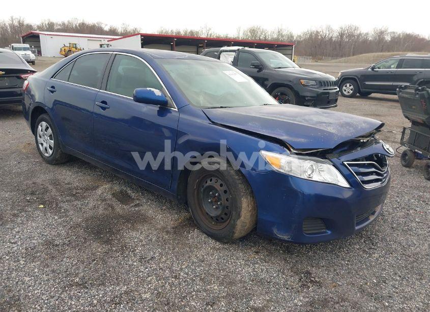 2010 Toyota Camry LE (VIN 4T1BF3EK0AU575272) main photo