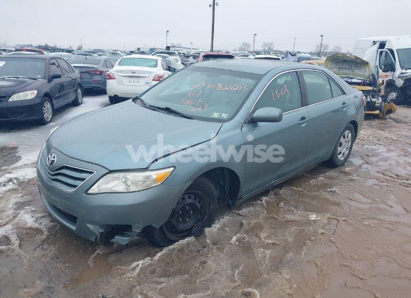 Photo 2 of 2010 Toyota Camry LE/SE/XLE (VIN 4T1BF3EK0AU579550)