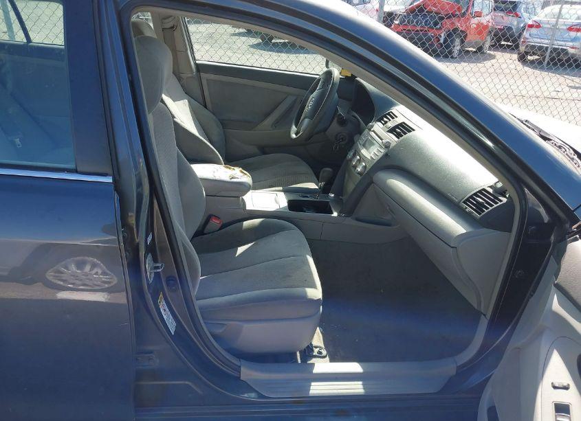 Photo 5 of 2010 Toyota Camry LE (VIN 4T1BF3EK0AU579581)