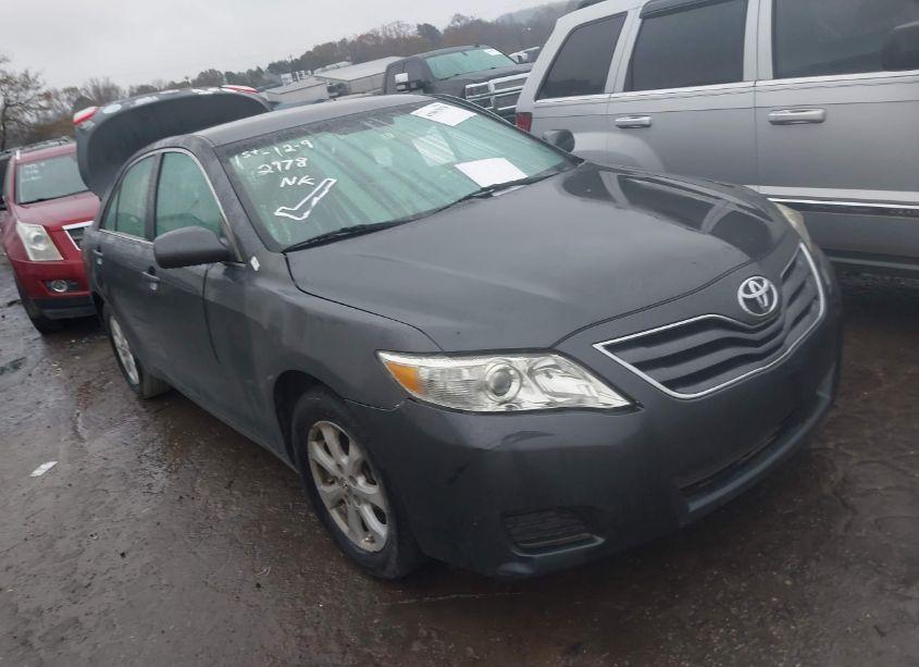 2011 Toyota Camry LE (VIN 4T1BF3EK0BU120018) main photo