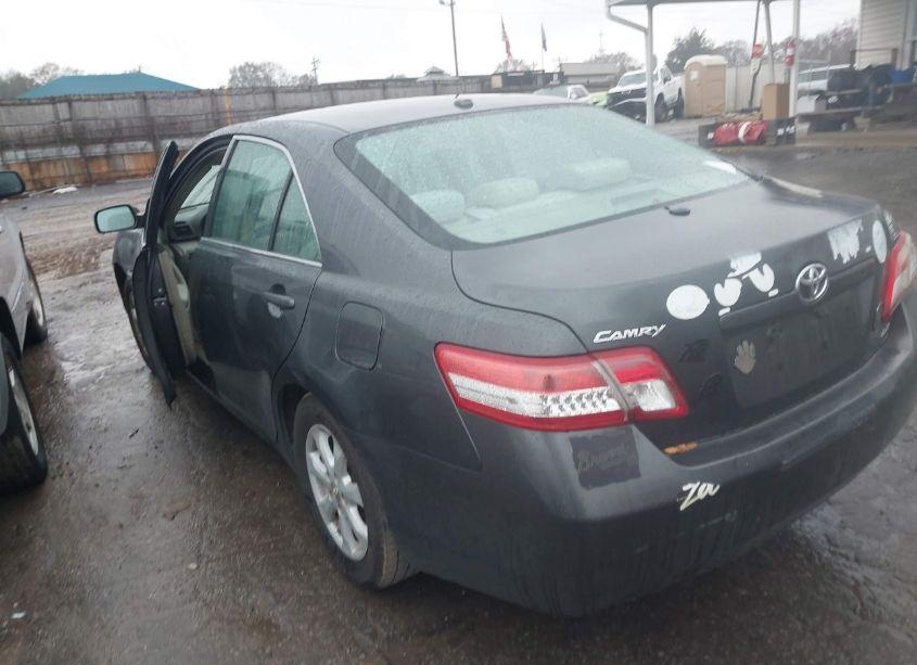 Photo 3 of 2011 Toyota Camry LE (VIN 4T1BF3EK0BU120018)