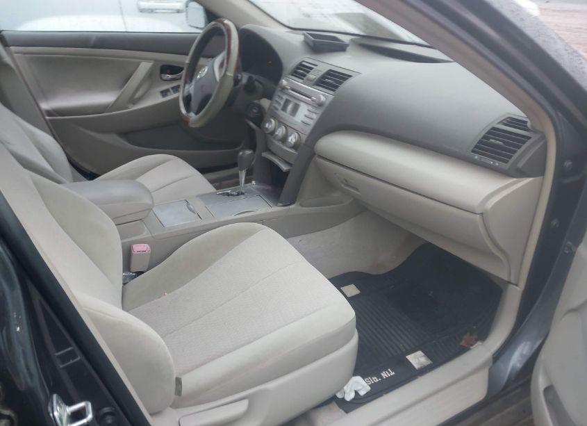 Photo 5 of 2011 Toyota Camry LE (VIN 4T1BF3EK0BU120018)
