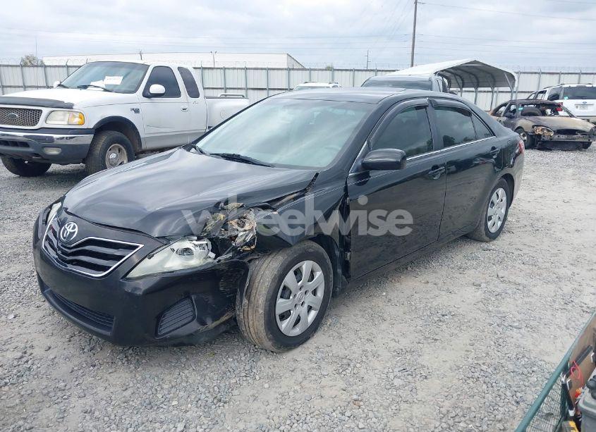 Photo 2 of 2011 Toyota Camry (VIN 4T1BF3EK0BU124733)
