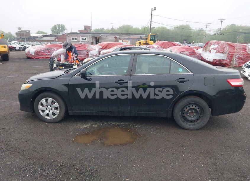 Photo 14 of 2011 Toyota Camry LE (VIN 4T1BF3EK0BU136641)