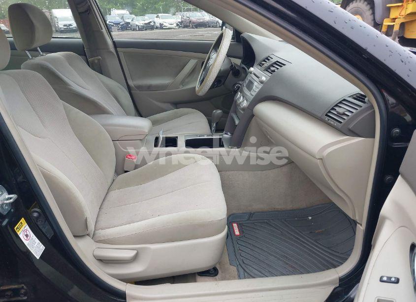 Photo 5 of 2011 Toyota Camry LE (VIN 4T1BF3EK0BU136641)