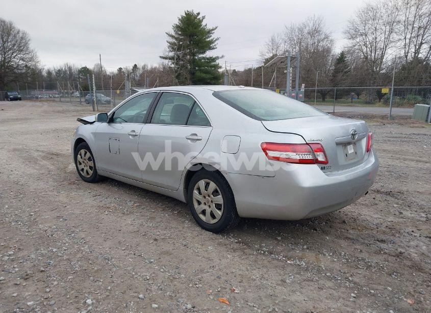 Photo 3 of 2011 Toyota Camry (VIN 4T1BF3EK0BU137188)