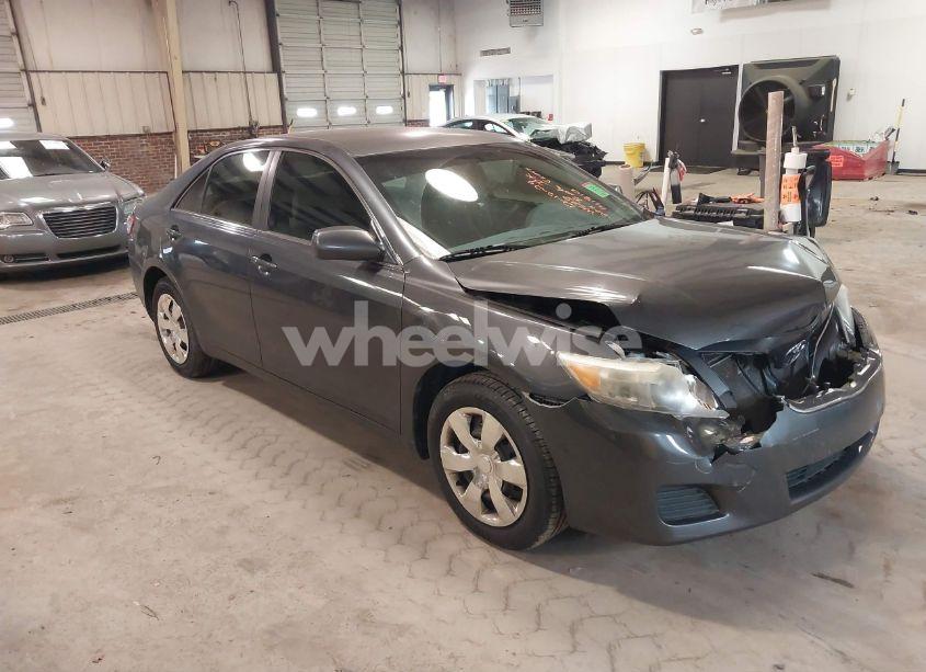 2011 Toyota Camry LE (VIN 4T1BF3EK0BU141810) main photo
