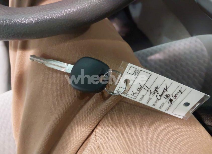 Photo 11 of 2011 Toyota Camry LE (VIN 4T1BF3EK0BU141810)