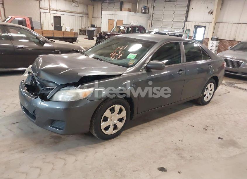 Photo 2 of 2011 Toyota Camry LE (VIN 4T1BF3EK0BU141810)