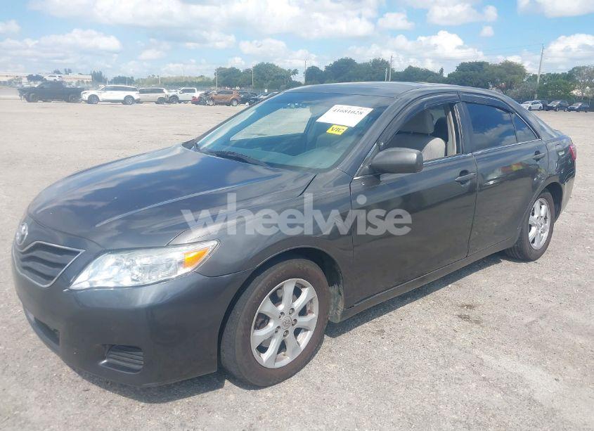 Photo 2 of 2011 Toyota Camry LE (VIN 4T1BF3EK0BU142259)