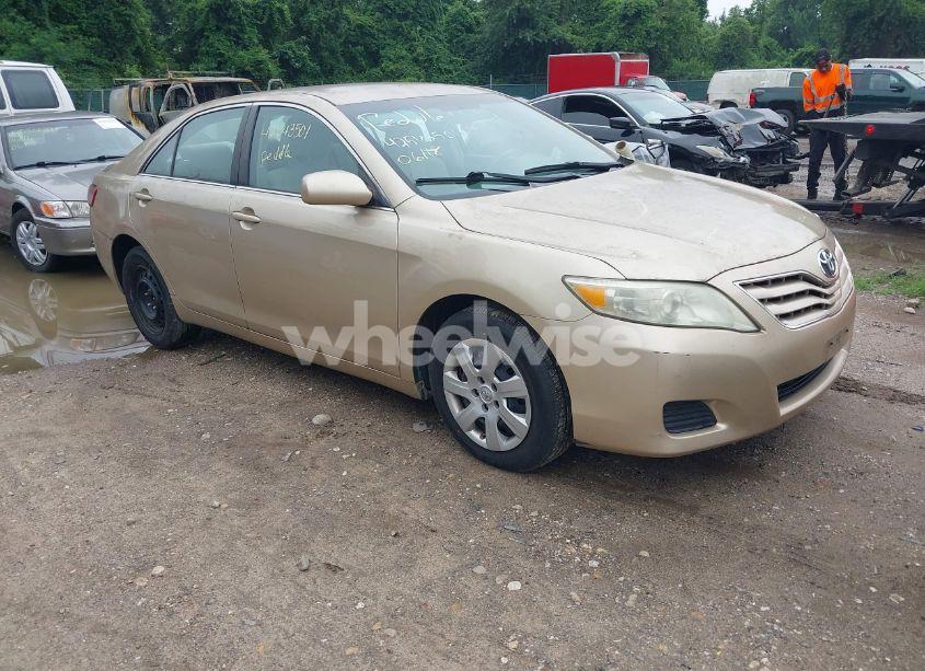 2011 Toyota Camry LE (VIN 4T1BF3EK0BU148014) main photo