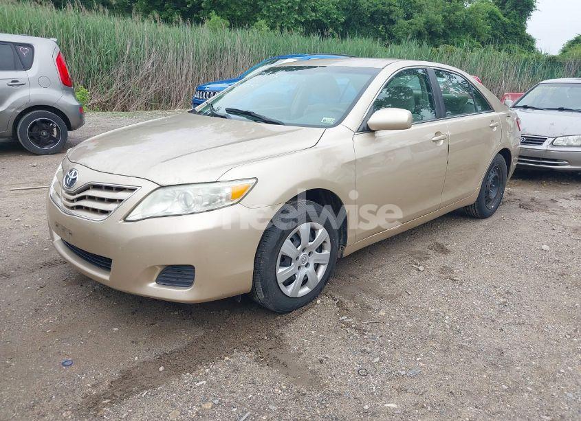Photo 2 of 2011 Toyota Camry LE (VIN 4T1BF3EK0BU148014)