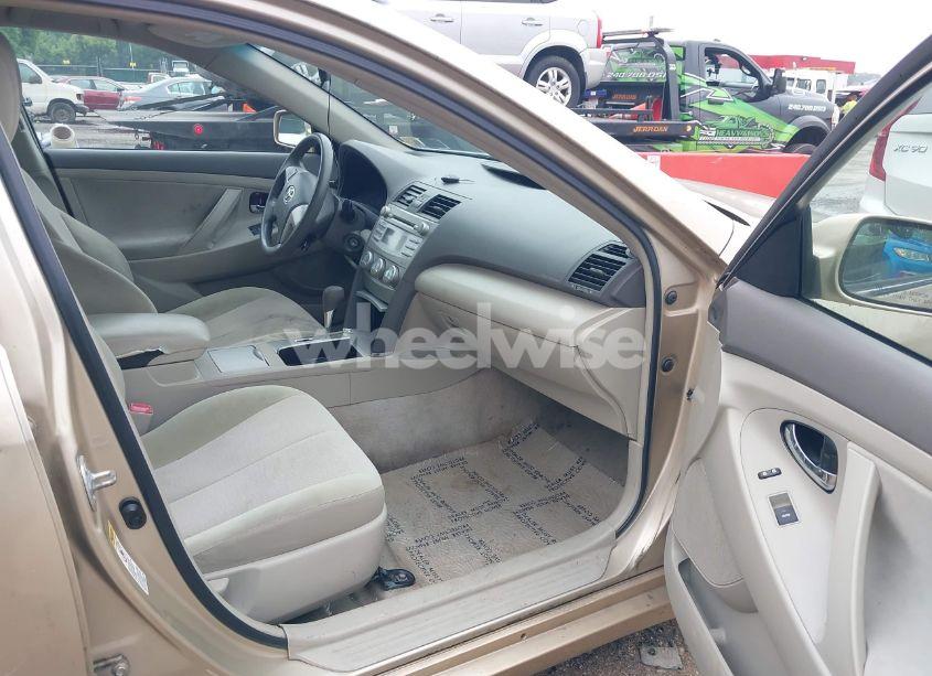 Photo 5 of 2011 Toyota Camry LE (VIN 4T1BF3EK0BU148014)