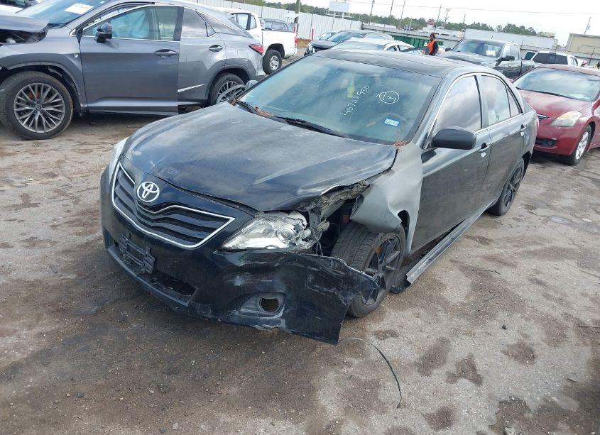 Photo 2 of 2011 Toyota Camry XLE (VIN 4T1BF3EK0BU148031)