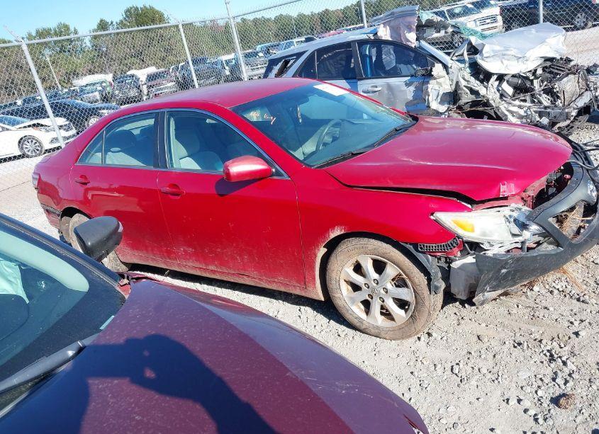 2011 Toyota Camry LE (VIN 4T1BF3EK0BU150703) main photo