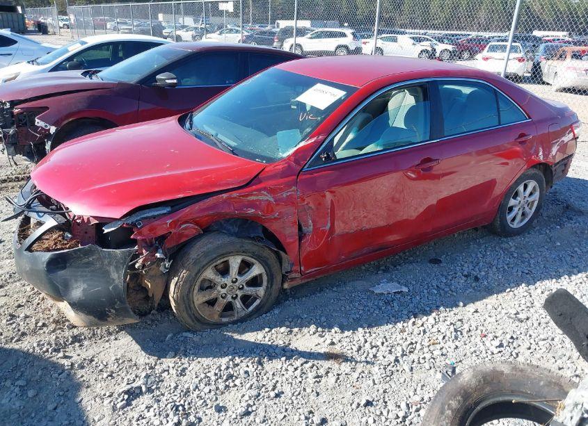 Photo 2 of 2011 Toyota Camry LE (VIN 4T1BF3EK0BU150703)