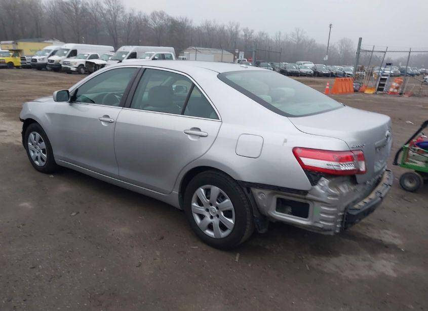 Photo 3 of 2011 Toyota Camry (VIN 4T1BF3EK0BU158459)