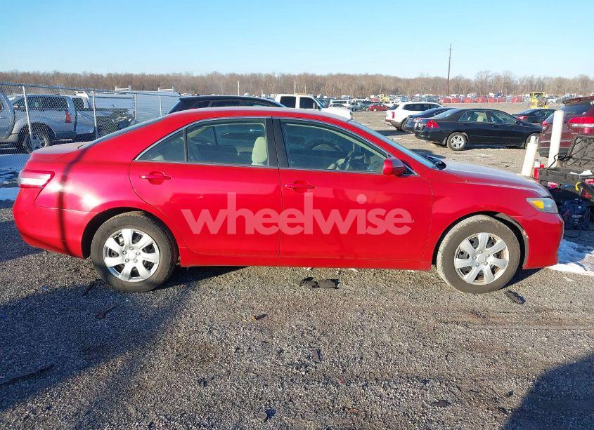 Photo 13 of 2011 Toyota Camry LE (VIN 4T1BF3EK0BU158784)