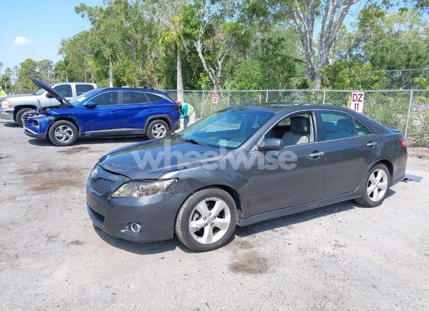 Photo 2 of 2011 Toyota Camry SE (VIN 4T1BF3EK0BU161751)