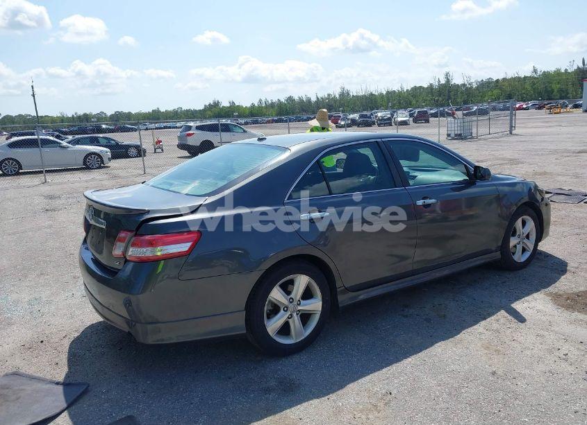 Photo 4 of 2011 Toyota Camry SE (VIN 4T1BF3EK0BU161751)
