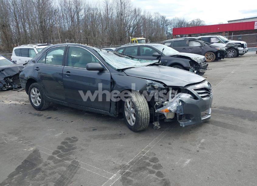 2011 Toyota Camry LE (VIN 4T1BF3EK0BU161796) main photo