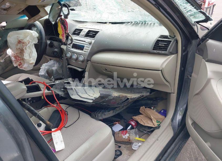 Photo 5 of 2011 Toyota Camry LE (VIN 4T1BF3EK0BU161796)