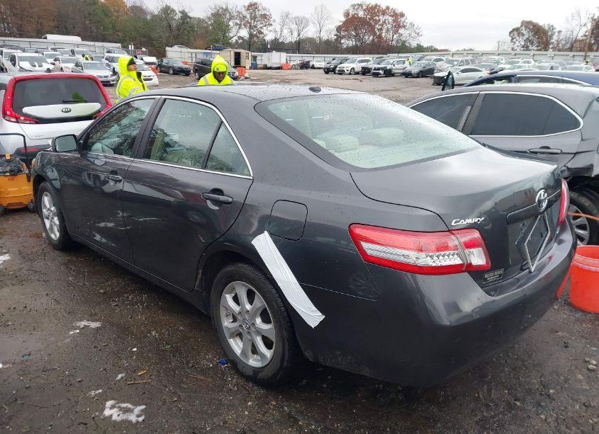 Photo 3 of 2011 Toyota Camry LE (VIN 4T1BF3EK0BU165430)