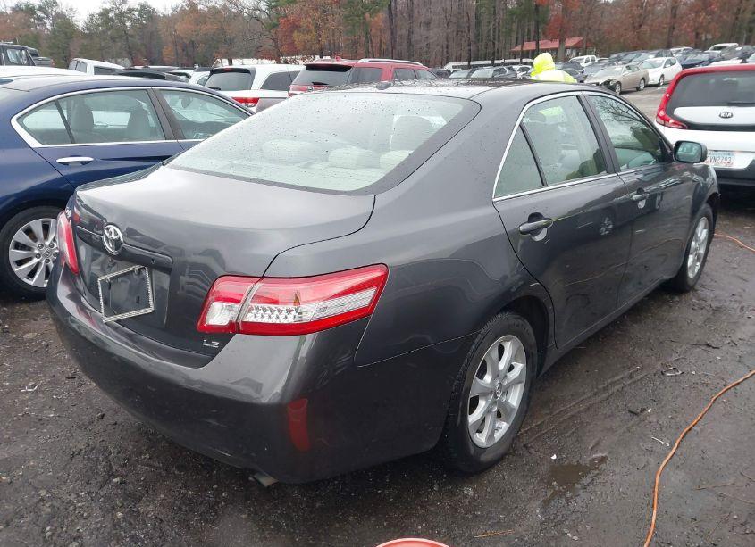 Photo 4 of 2011 Toyota Camry LE (VIN 4T1BF3EK0BU165430)