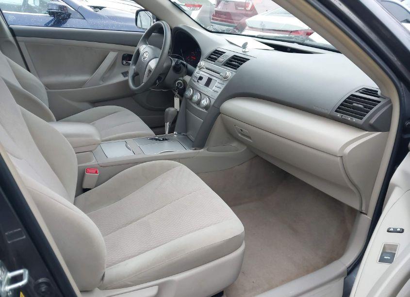 Photo 5 of 2011 Toyota Camry LE (VIN 4T1BF3EK0BU165430)
