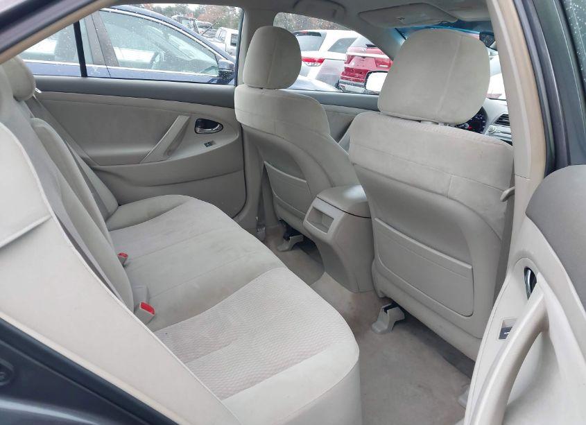 Photo 8 of 2011 Toyota Camry LE (VIN 4T1BF3EK0BU165430)