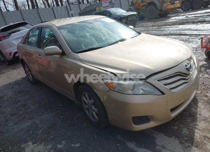 2011 Toyota Camry LE (VIN 4T1BF3EK0BU178775) main photo